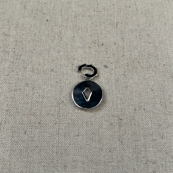 STELLA&DOT Tatum power stone clip on charm, silver, rose quartz - Picture 6 of 8